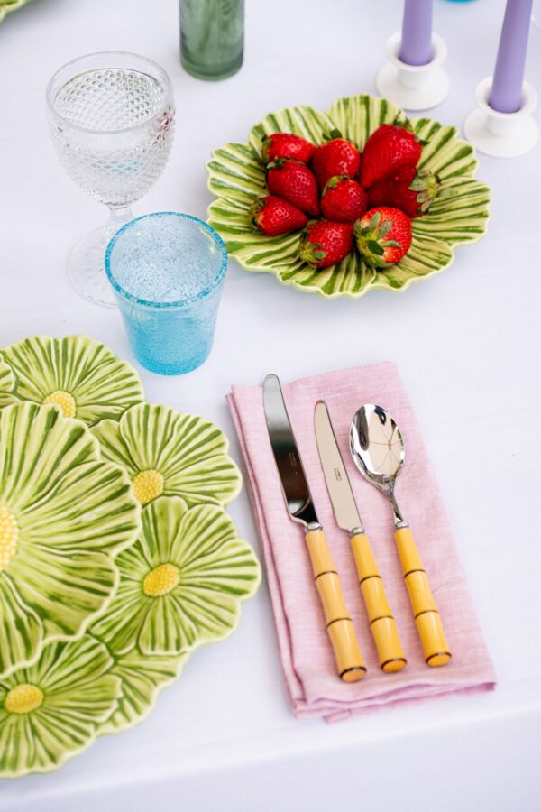 Gardenia-green-daisy-dessert-plate---Signature-Editions