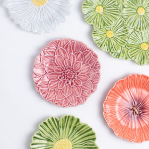 Gardenia-daisy,-hollyhock,-dehlia-plateware---Signature-Editions